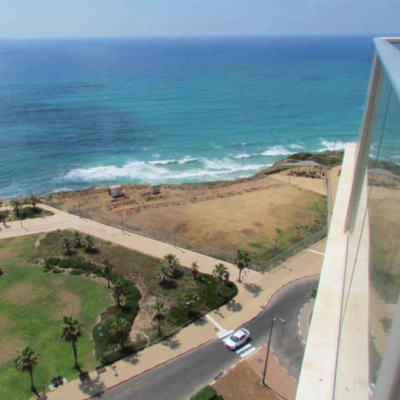 Výhled z balkonu hotelu Ramada na Sředozemní moře