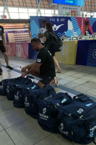 Tašky dobře sponzorovaných týmů ... 